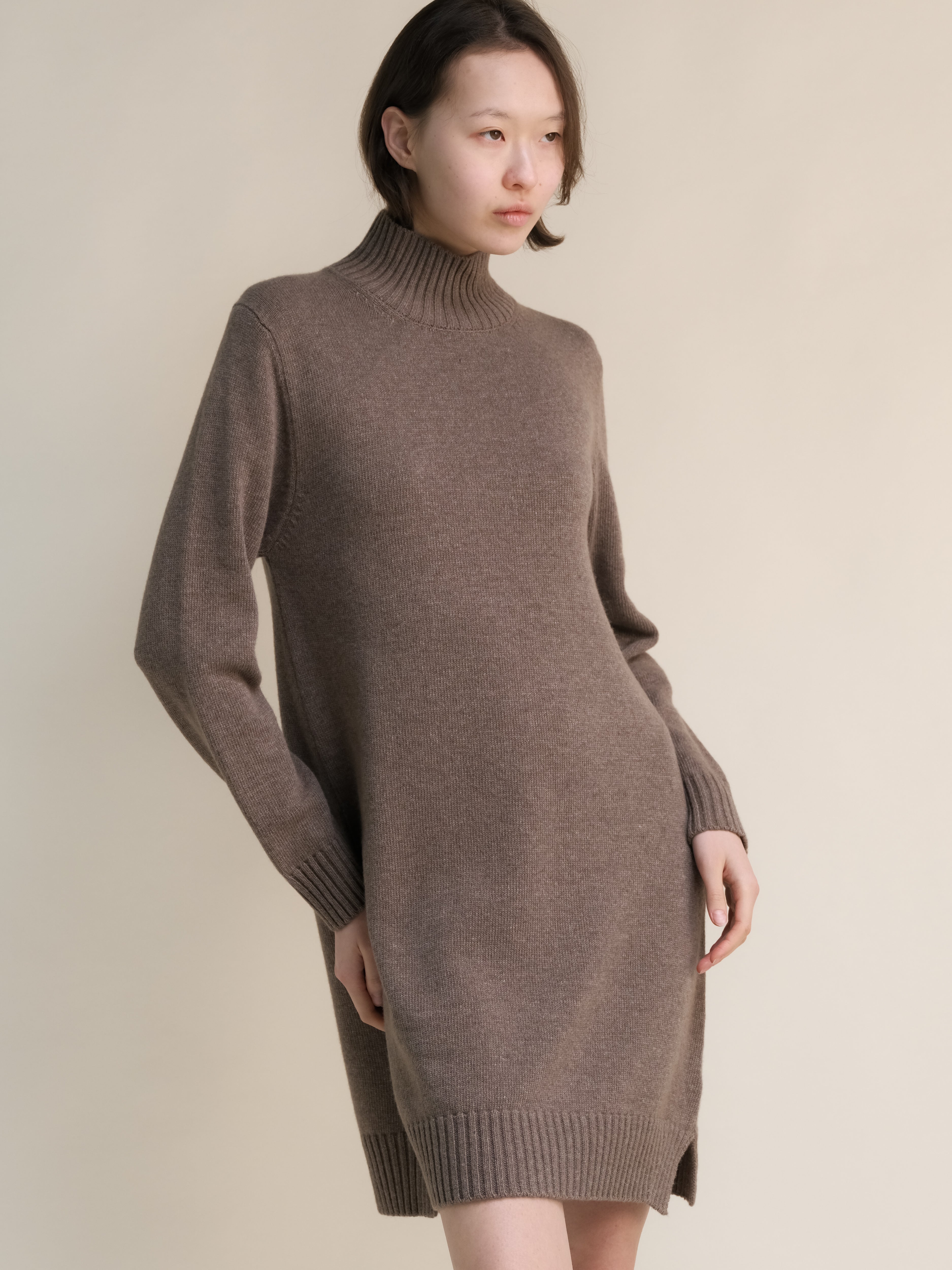 Vestido Midi de Cuello Alto en Mezcla de Cashmere