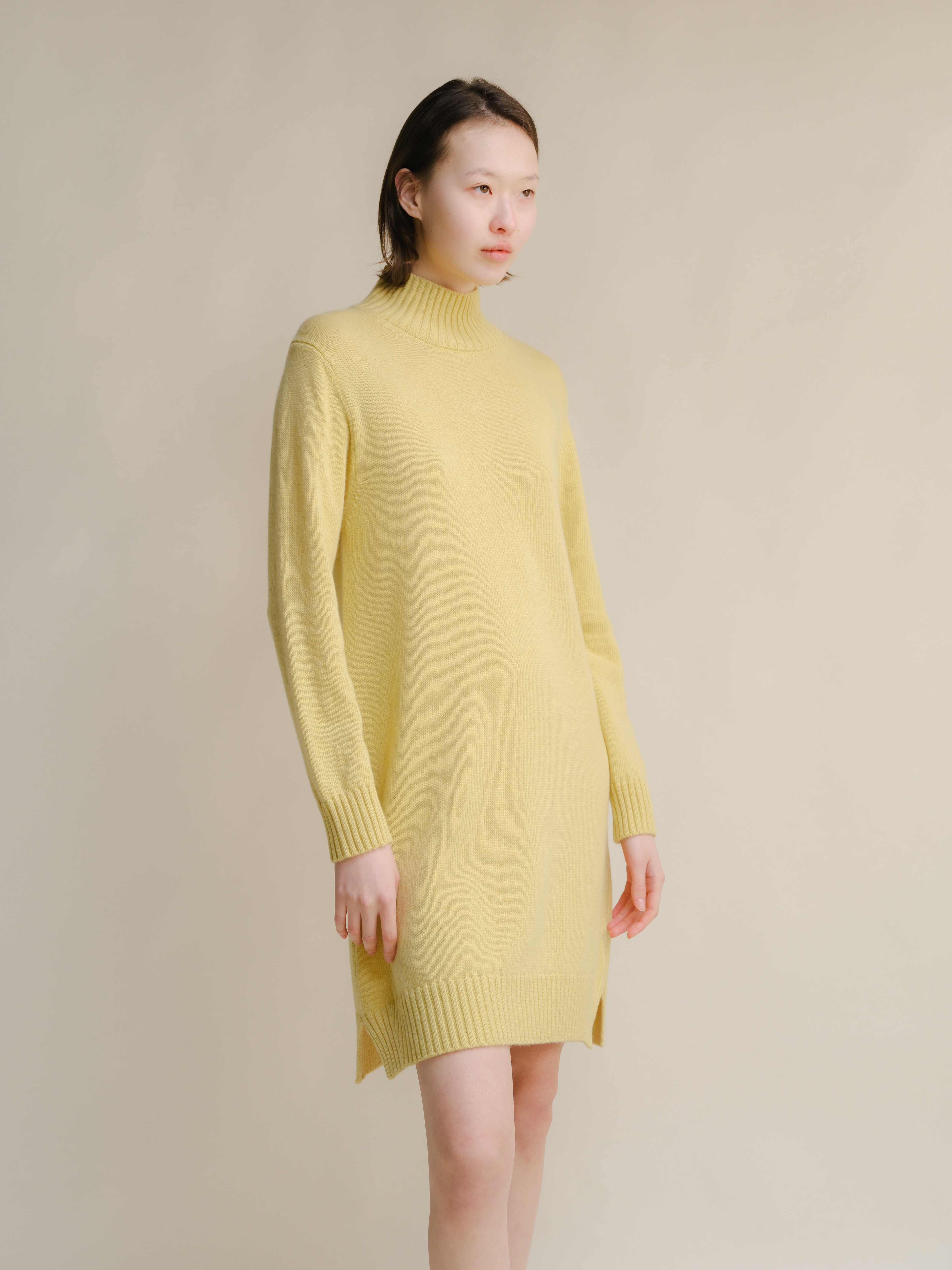 Vestido Midi de Cuello Alto en Mezcla de Cashmere