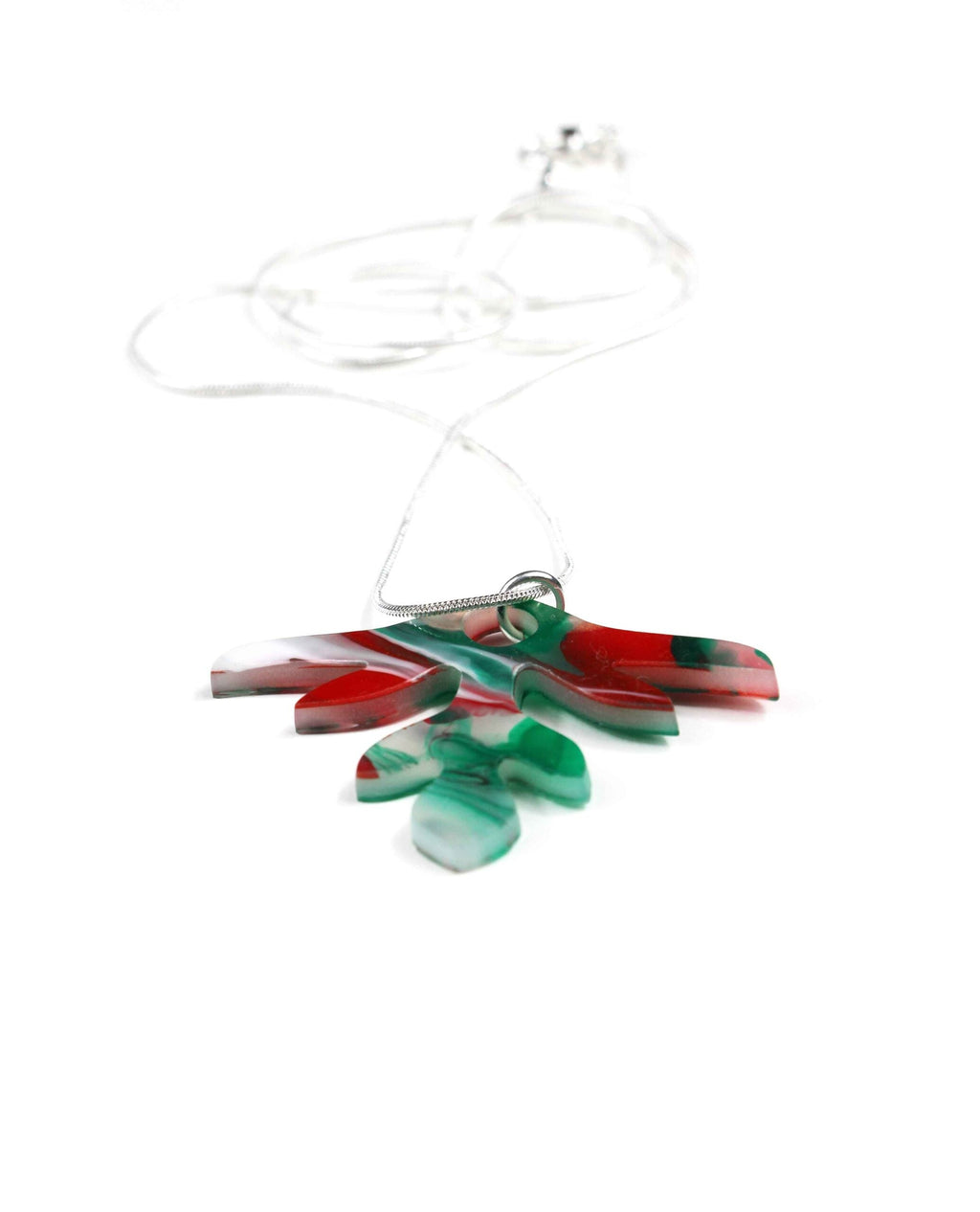 Collar rojo, verde y blanco: Elegancia Misteriosa para una Apariencia Intrigante-2