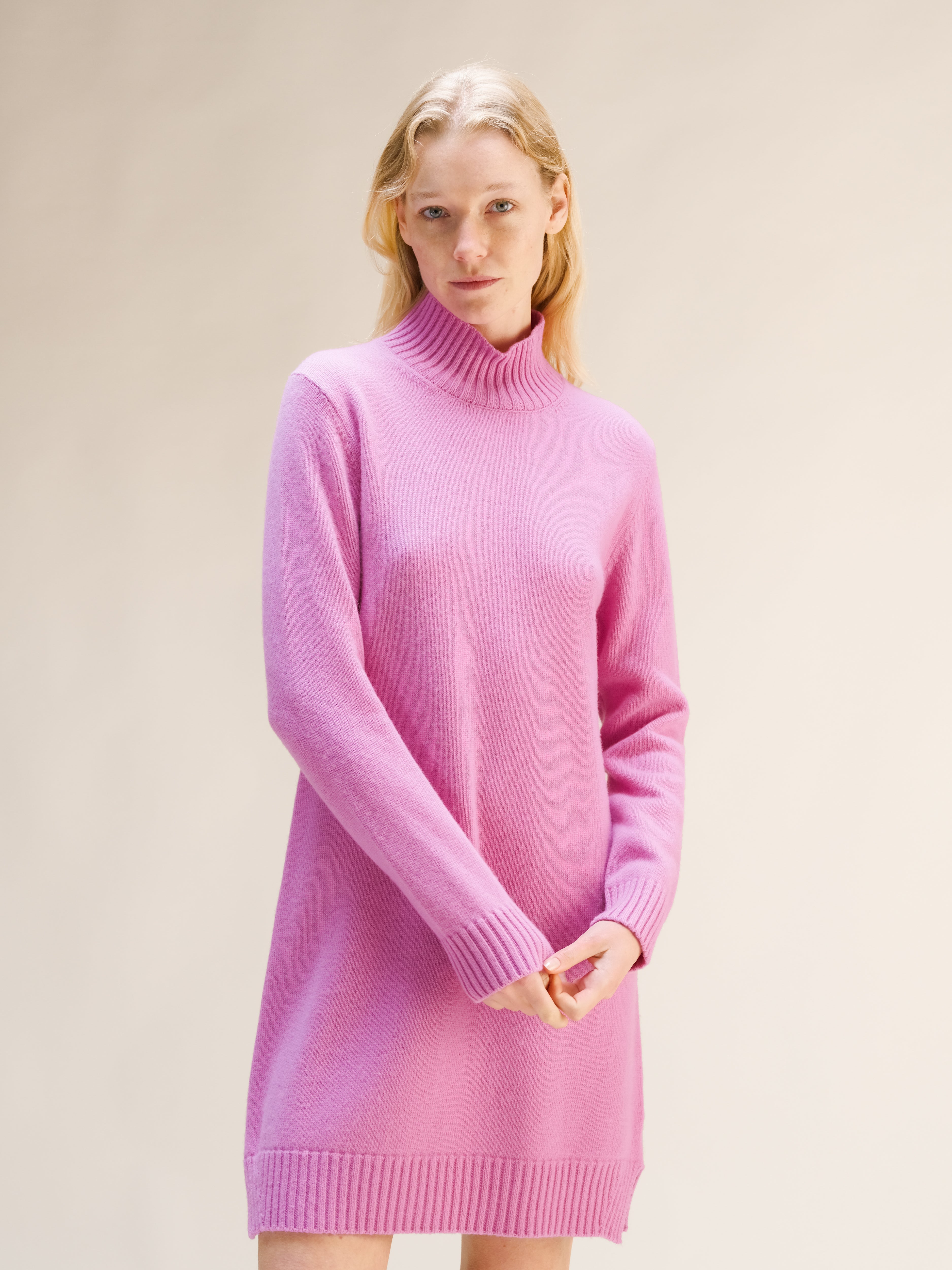 Vestido Midi de Cuello Alto en Mezcla de Cashmere