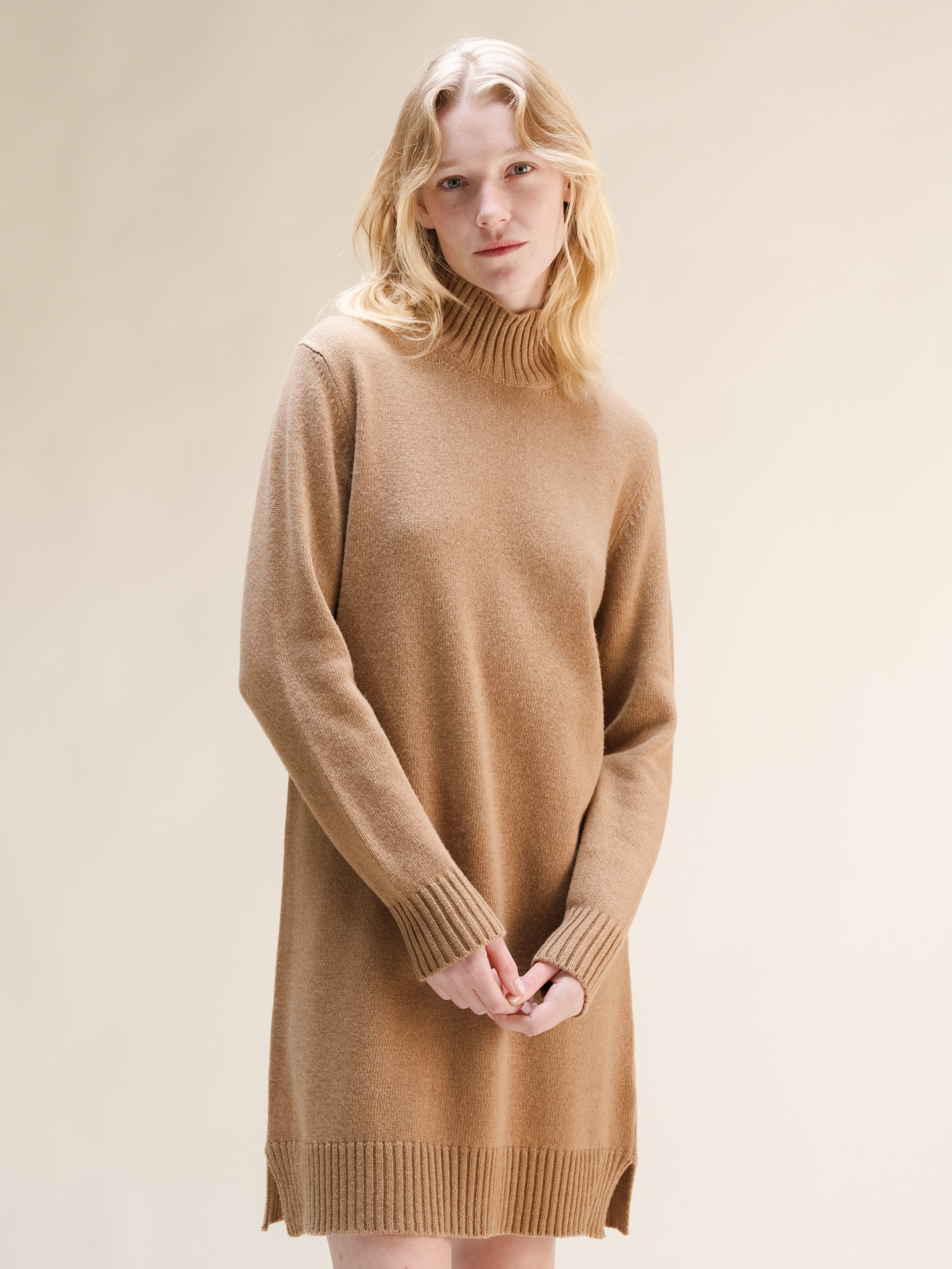 Vestido Midi de Cuello Alto en Mezcla de Cashmere