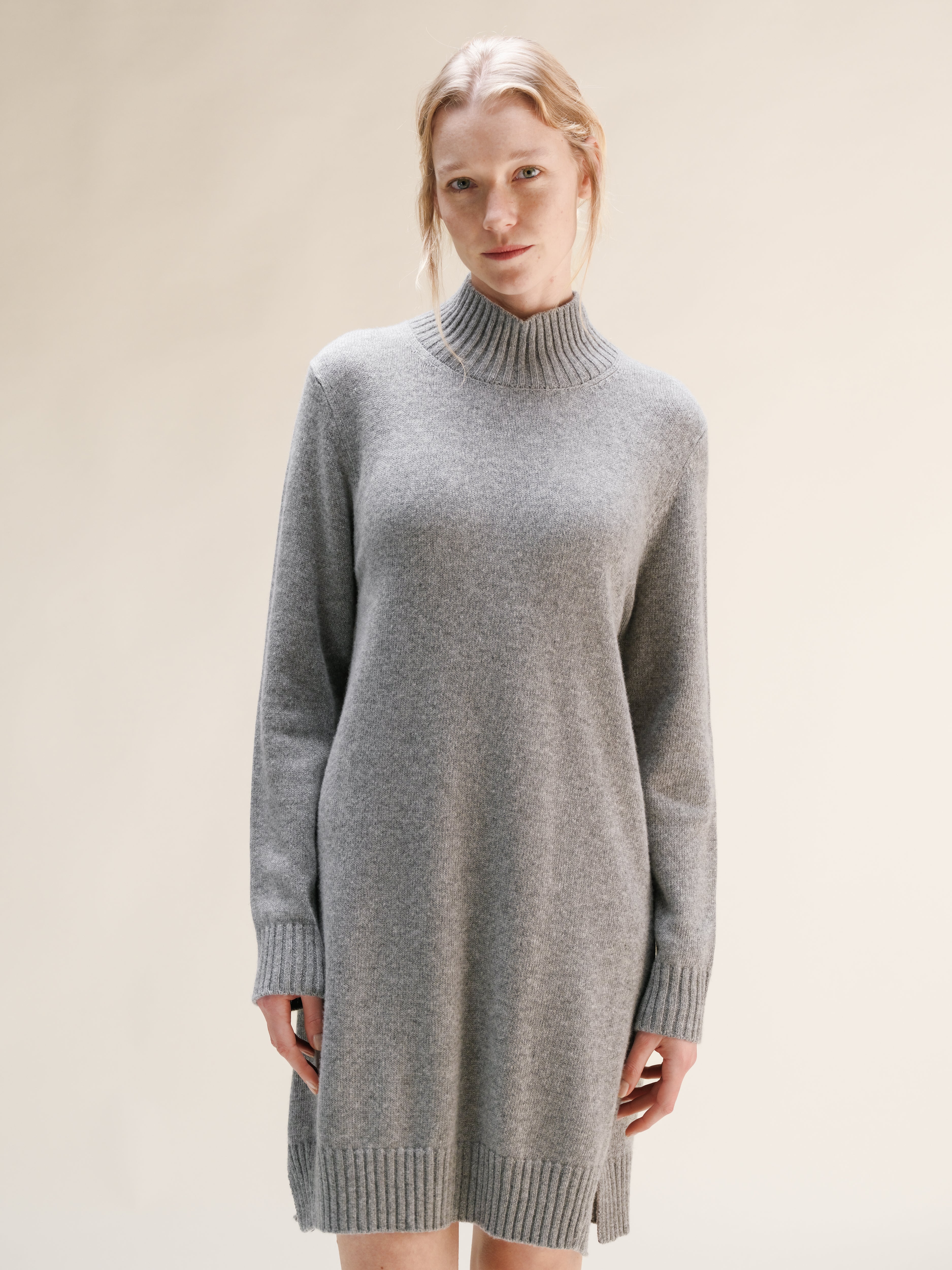 Vestido Midi de Cuello Alto en Mezcla de Cashmere